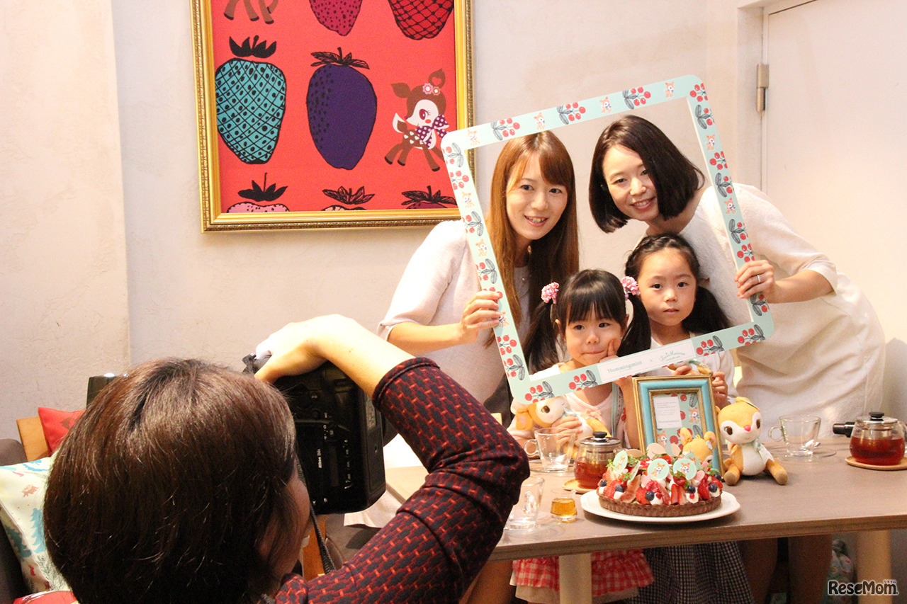 ハミングミントのコラボタルトを注文すれば無料で「スマイルフォト」サービスが受けられる