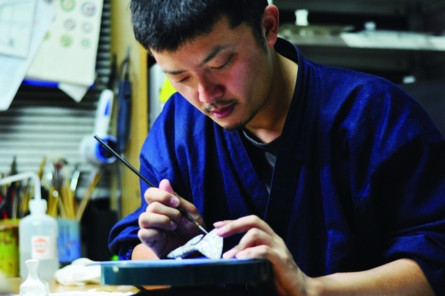 コラボ商品「agete 青山本店 + 九谷焼（石川）」