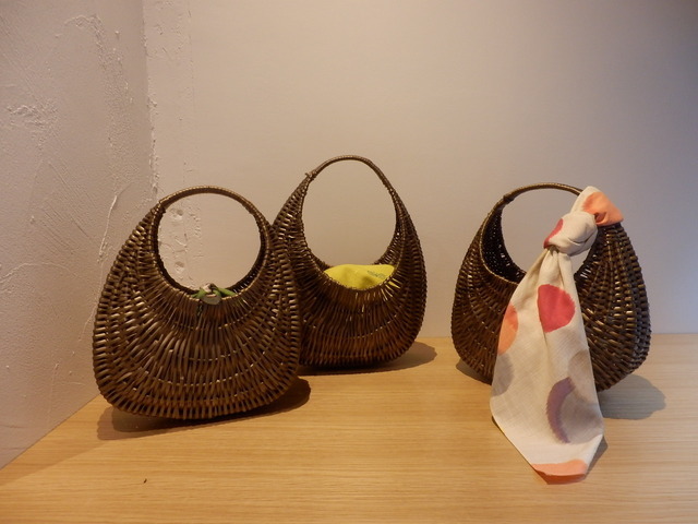 コラボ商品「風呂敷専門店　むす美 + 豊岡杞柳細工（兵庫）」