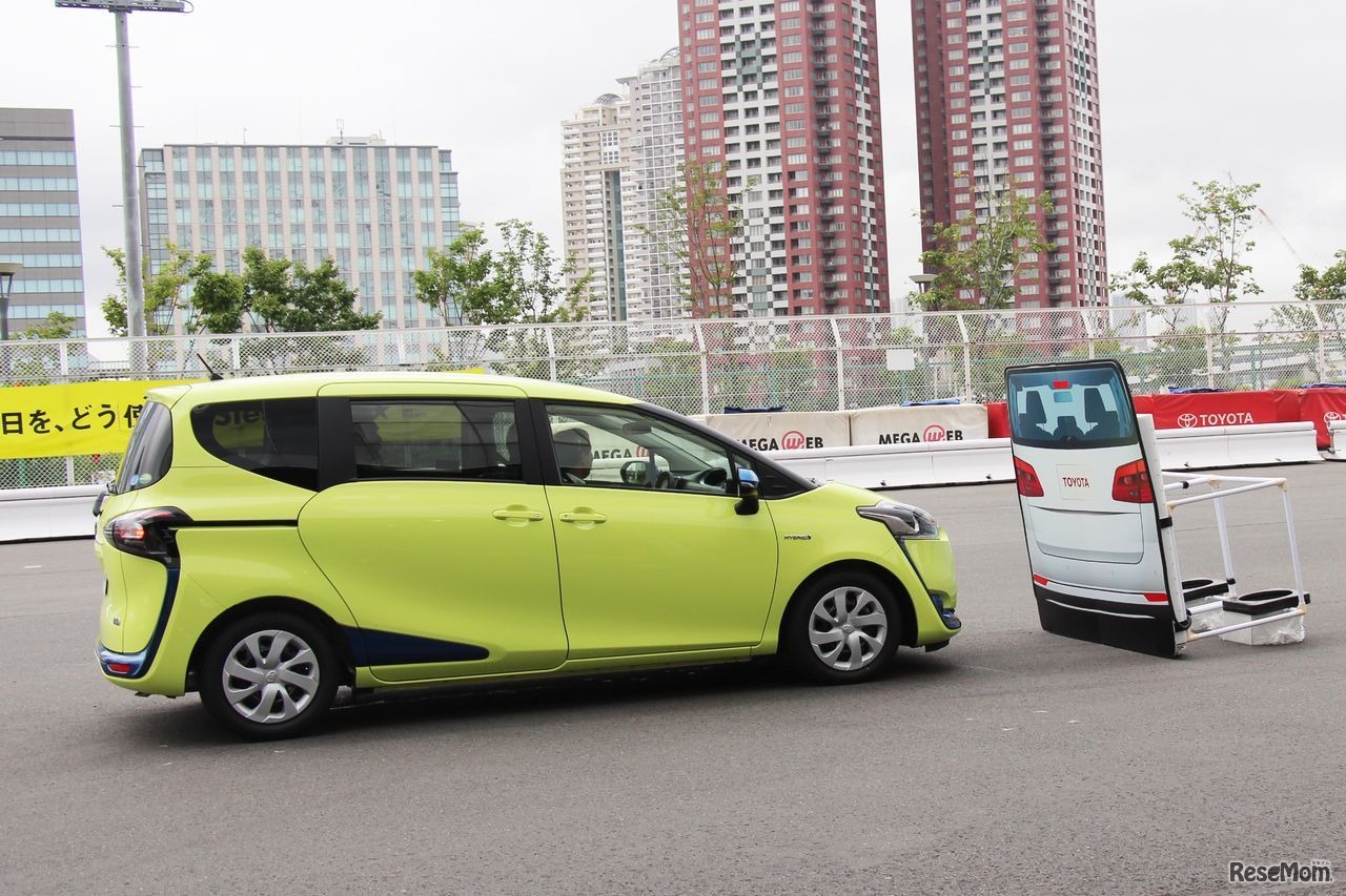 自動ブレーキ体験のようす