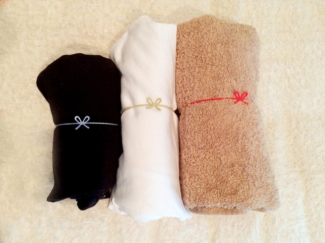 旅行のときに、タオルを結んで小さく収納