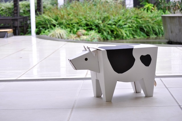 Pasture コドモ ダンボールチェア ウシ