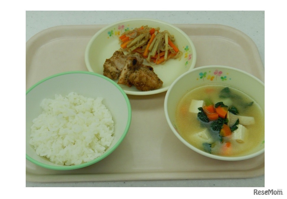 小学校向けメニュー「鶏肉のごまごま焼き給食」