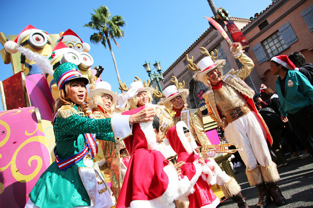 「サンタのトイ・マーチ」 (c) &amp; (R) Universal Studios. All rights reserved.