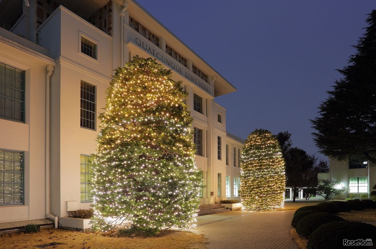 東京女子大学　本館イルミーション　（画像提供：東京女子大学）