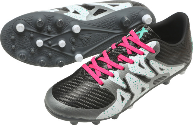アディダス、こども向けフットボールスパイク発売