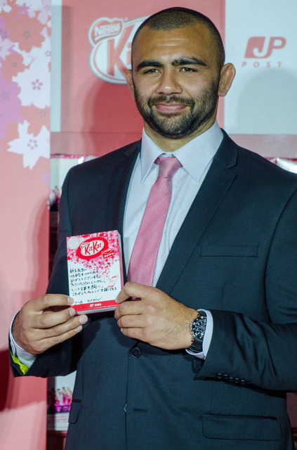 「キットメール」2016年版販売開始セレモニーに登壇したリーチ マイケル（2015年12月10日）