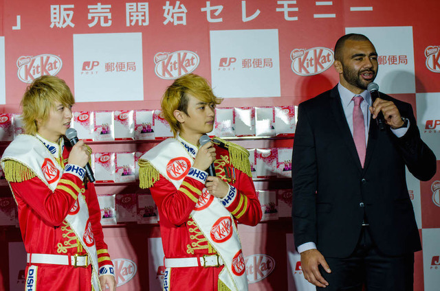 日本郵便とネスレ日本の「キットメール」2016年版販売開始セレモニー（2015年12月10日）