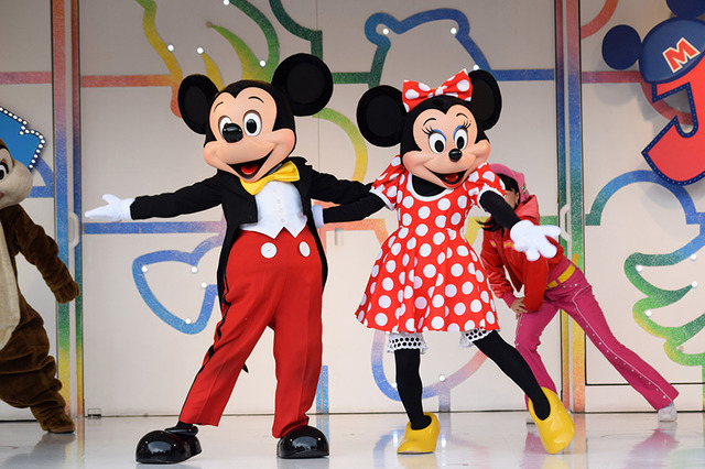 「スーパードゥーパー・ジャンピンタイム」 (c) Disney