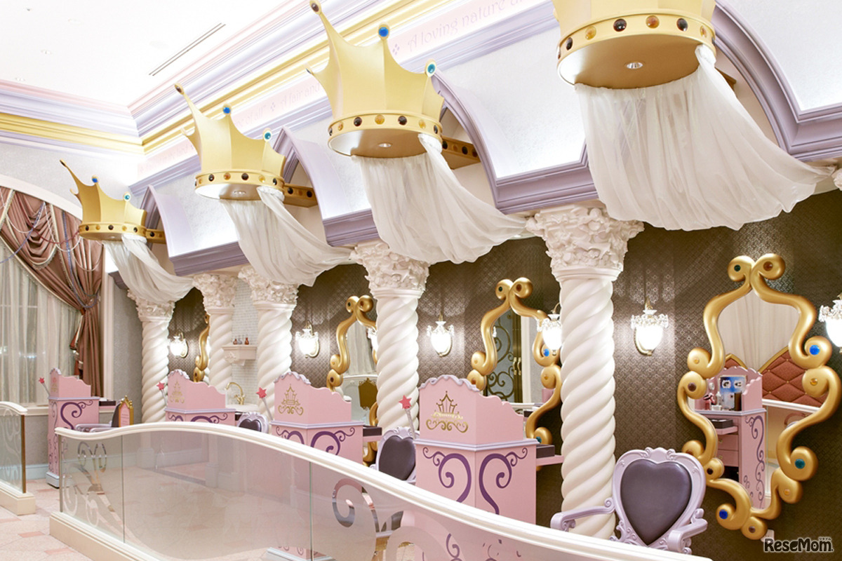 「ビビディ・バビディ・ブティック」　(c) Disney