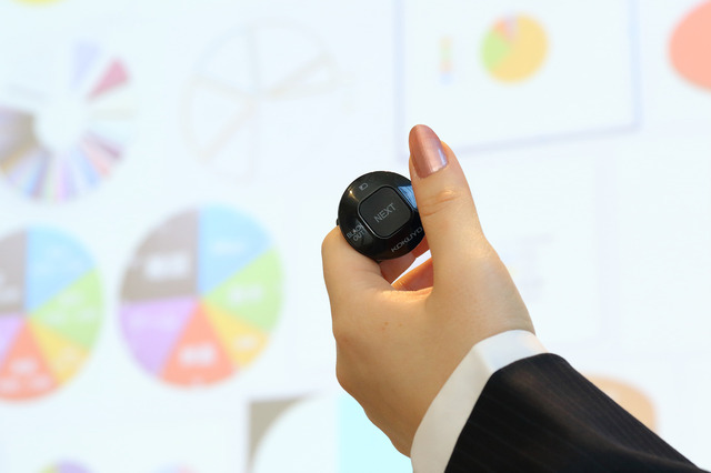 片手でページ送りができる最新グッズ