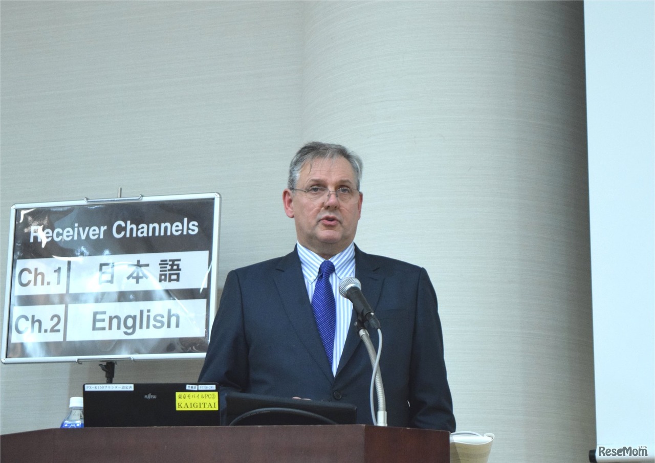 TES GLOBAL常務取締役のTrevor Barratt氏