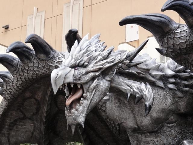 ユニバーサル・スタジオ・ジャパンにリオレウス希少種が襲来！「モンスターハンター・ザ・リアル」体験レポート  