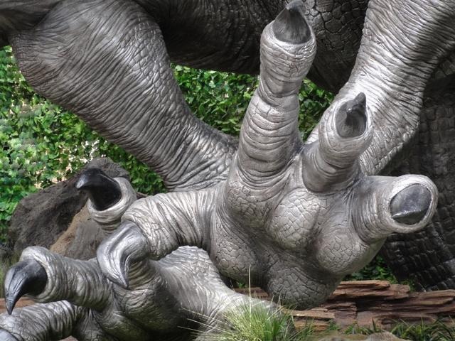 ユニバーサル・スタジオ・ジャパンにリオレウス希少種が襲来！「モンスターハンター・ザ・リアル」体験レポート  