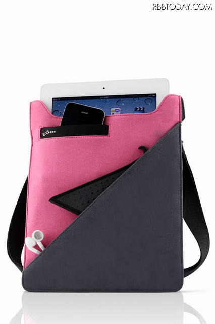 iPhone/iPod/イヤホンなどを収納できるポケット（iPad/iPhone/iPod/イヤホンは別売）