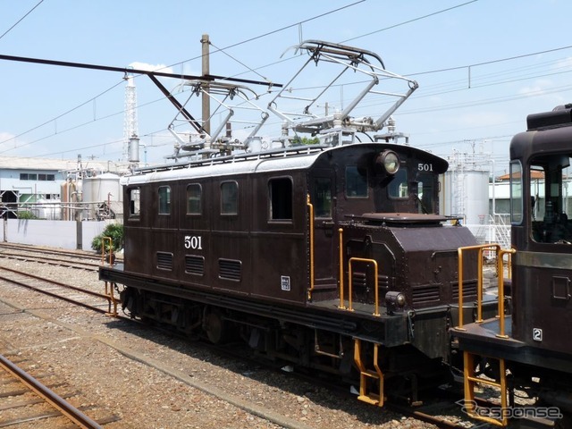 ED403やED501の機関車展示も行われる。写真はED501。