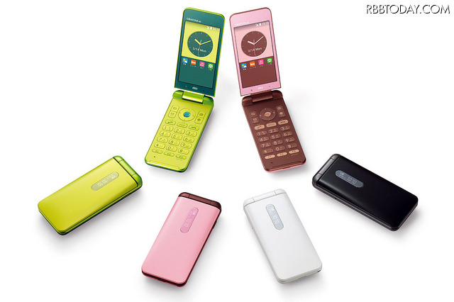 au春モデルで発表され、LTE、Wi-Fiに対応した“タフネスガラホ”「GRATINA 4G」を19日に発売