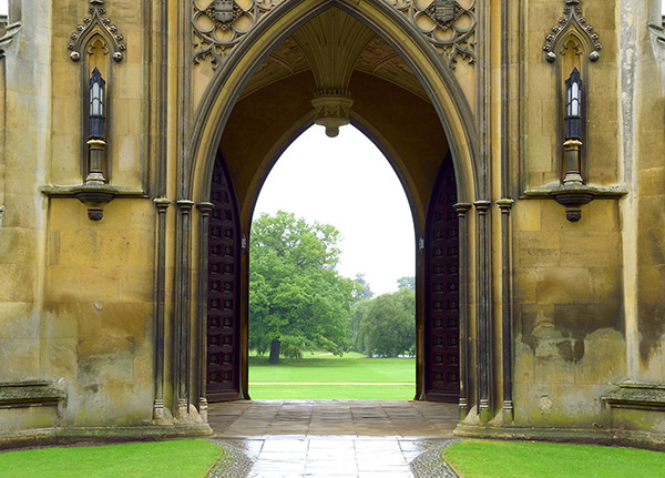 日本と違いすぎ⁉ 海外の学校の代表的な卒業式はこんな感じ！