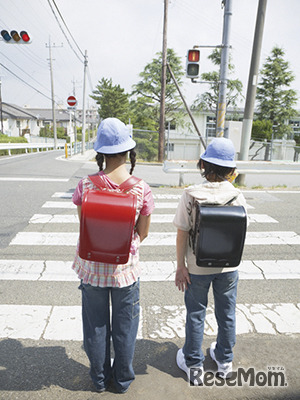 小学生の登下校のようす