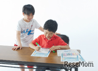 自分で描いた絵が動き出す「らくがきアクアリウム」