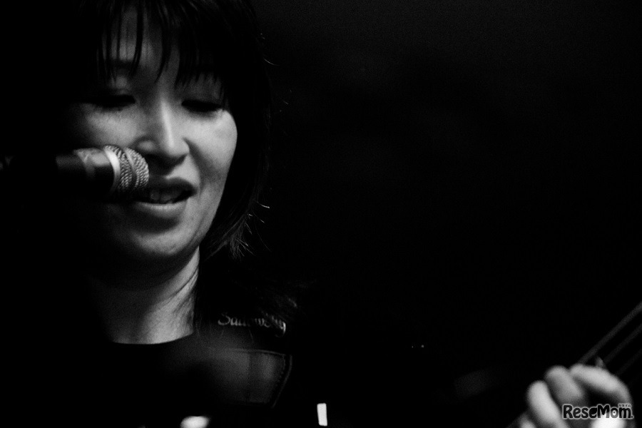 「KIDS DAY BAND」ベース＆コーラス：大野由美子