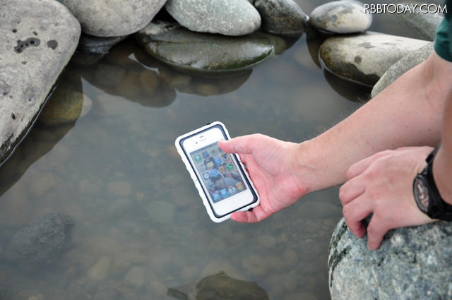 「Krusell SEaLABox for iPhone」