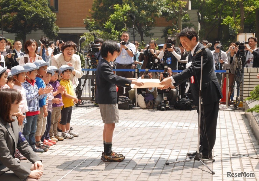 こいのぼり掲揚式（平成27年度のようす）