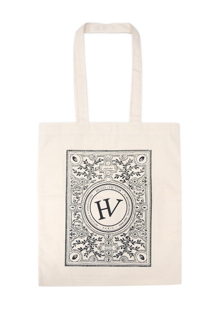 オープンを記念してスイーツの購入者にオリジナルエコバッグをプレゼントするサービスを実施