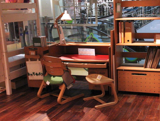 勉強机もゆとりの設計