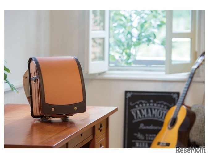 人工皮革を用いた2017年度の新作「ピコロール」