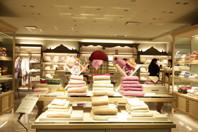 テイスト別に展開されるバス・パウダールーム