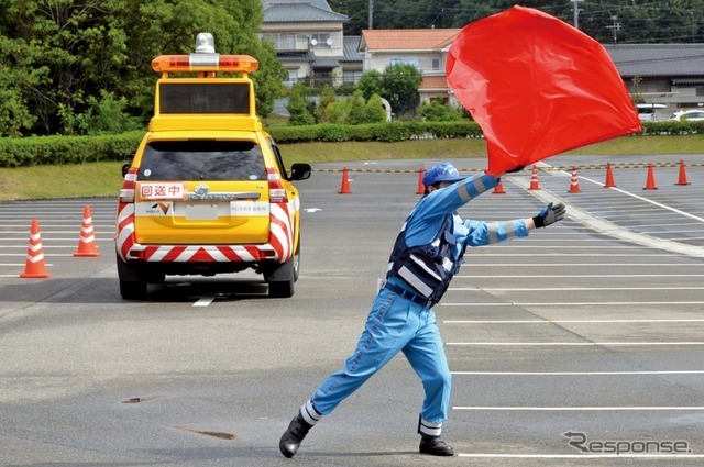 昨年のハイウェイパトロールカーの誘導風景
