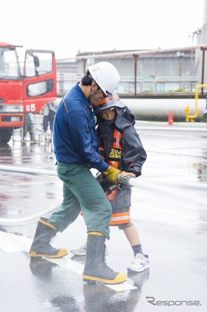 放水体験（麻里布製油所）