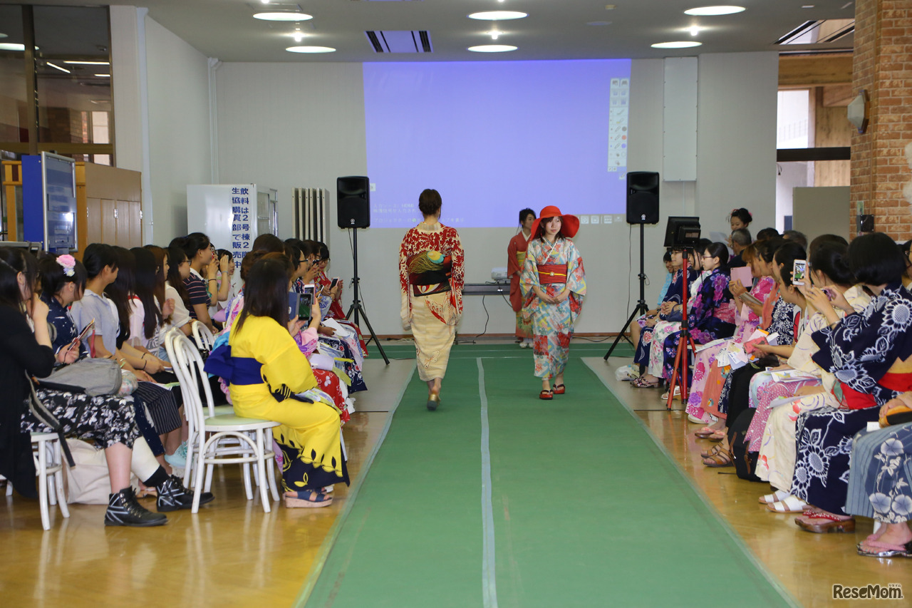 大胆な柄が流行した大正時代の着物（撮影：市原達也）