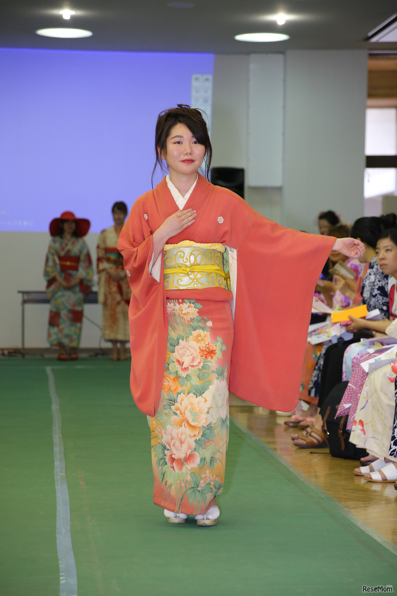 大胆な柄が流行した大正時代の着物（撮影：市原達也）