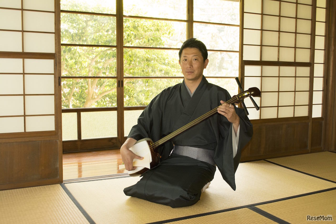 三味線の講師を務める荻江寿愼氏