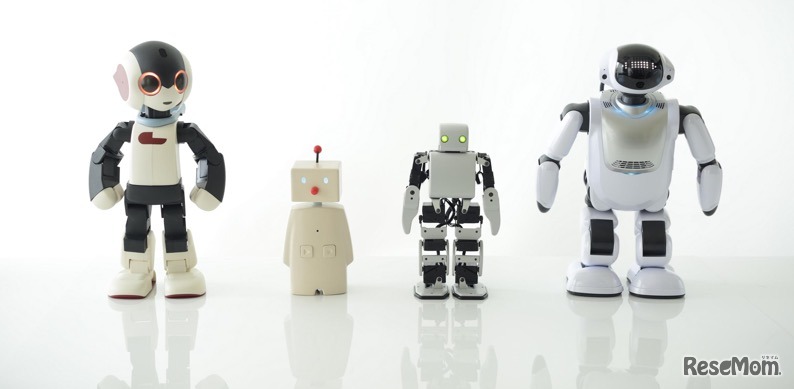 「ロボットの館」ではさまざまなロボットとふれあえる