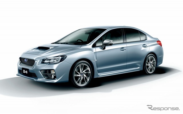 試乗車：WRX S4