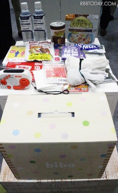 2ユニットの中身を取り出して箱から出したところ。便利アイテムは1箱に必ず付属する（画像はプレスリリースより）