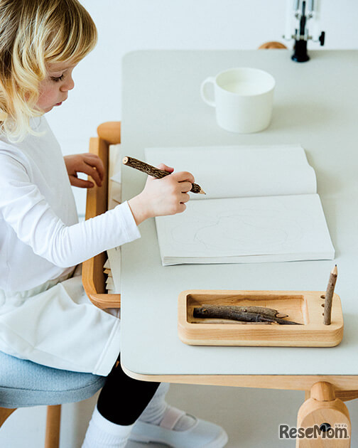 木目とホワイトカラーを基調としたナチュラルで優しいデザイン