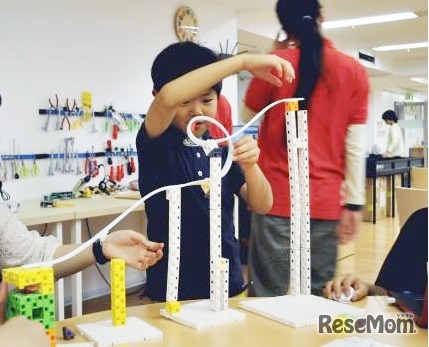 ピタゴラ装置製作のようす