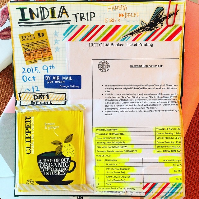 旅の想い出をペタペタ貼って、トラベラーズノートに