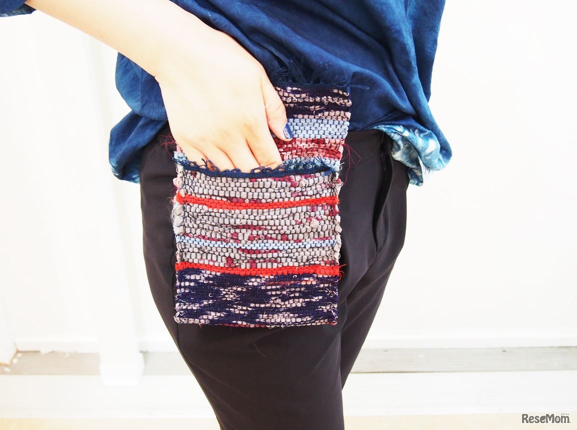 手織りのポケットバッグ