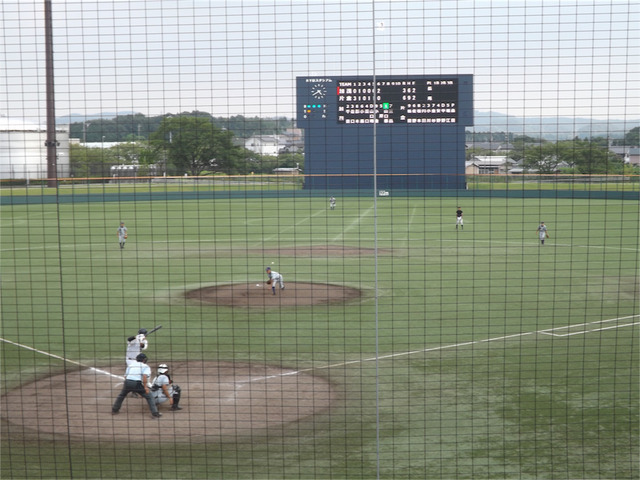 ＫＹＢスタジアムスタンド上からの試合風景