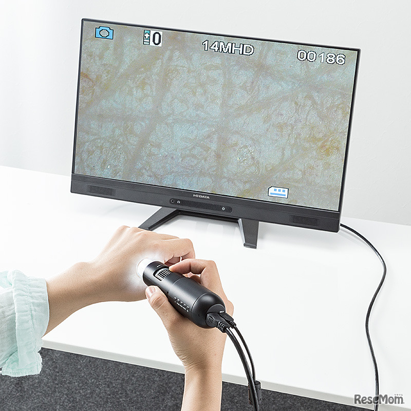 目では見えない細部をディスプレイに拡大して観察できる