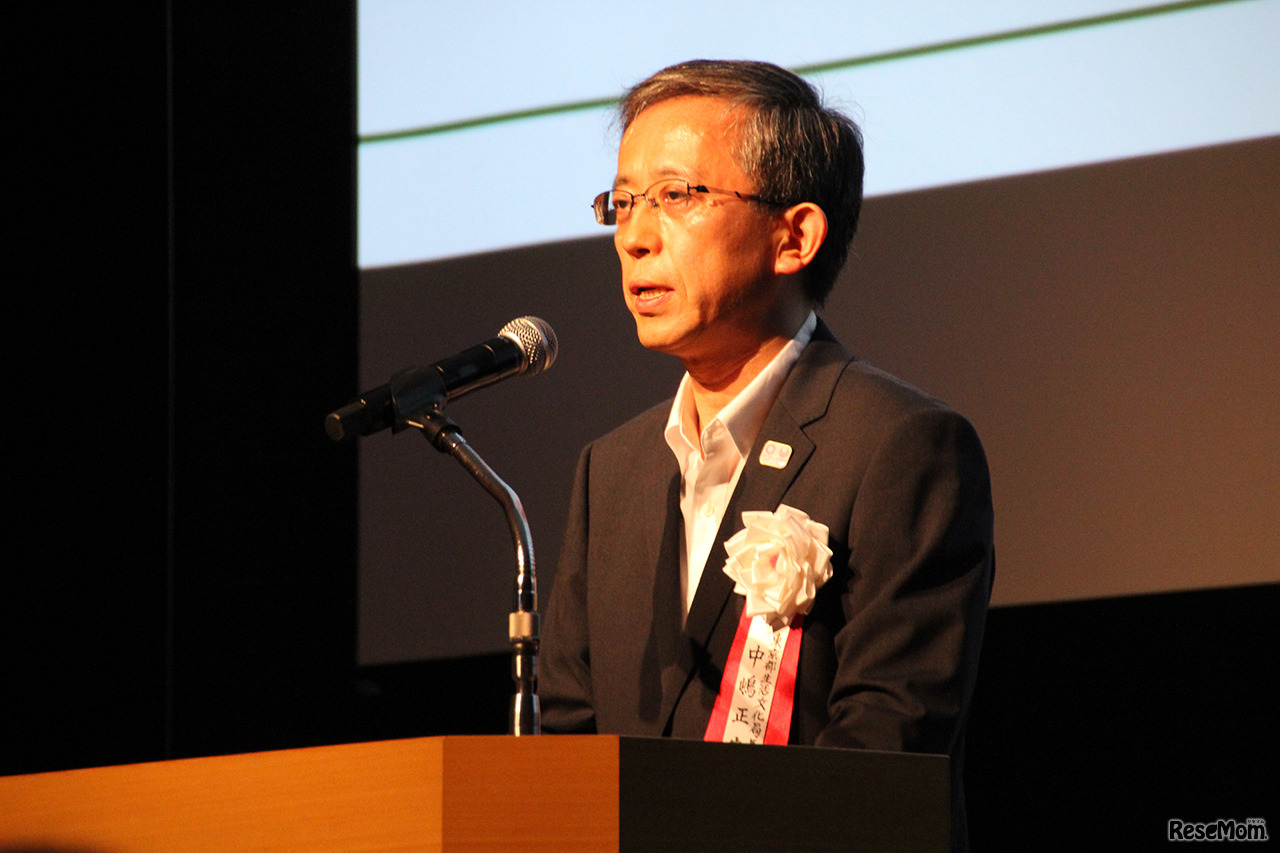 東京都生活文化局長の中嶋正宏氏。小池百合子東京都知事に代わり出席した