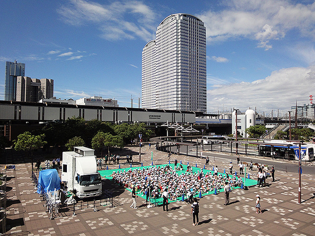 千葉市による「リオ2016パラリンピック競技大会パブリックビューイング」のようす（JR海浜幕張駅、9月9日）