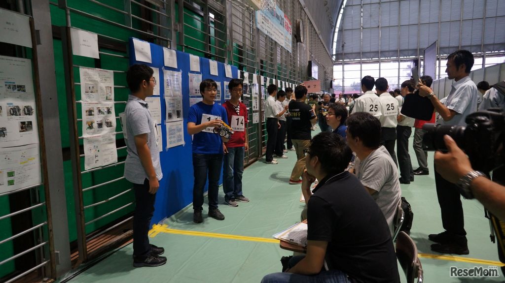 ロボットのプレゼンテーションも審査対象