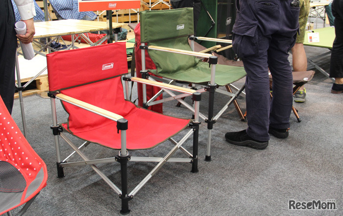 高さを2段階に調整できる「ツーウェイキャプテンチェア」