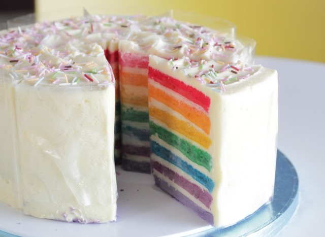 「LOLA’S Cupcakes Tokyo /ローラズ・カップケーキ東京」 六本木ヒルズ店　レインボーケーキ